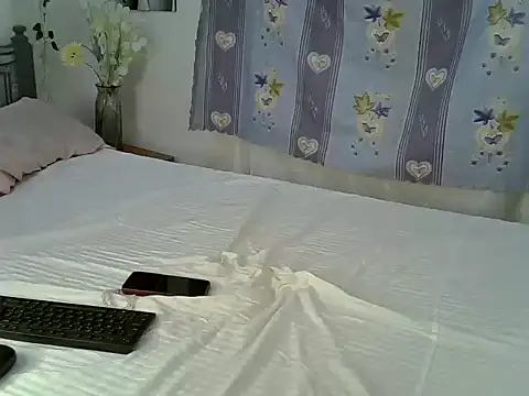 Nightdiva33 live cam on StripChat