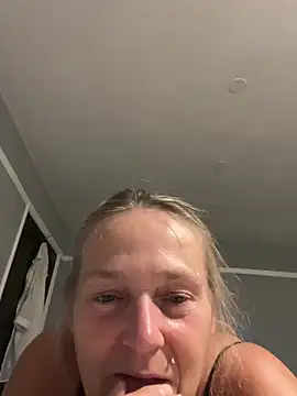 Blondnboujee53
