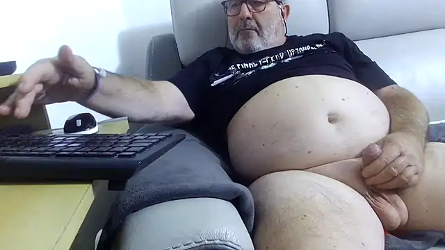 gillou1234 live cam on StripChat