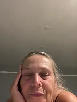 Blondnboujee53