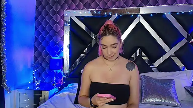 victoriaa_lee_ live cam on StripChat