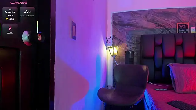 Adrian_Wolf live cam on StripChat