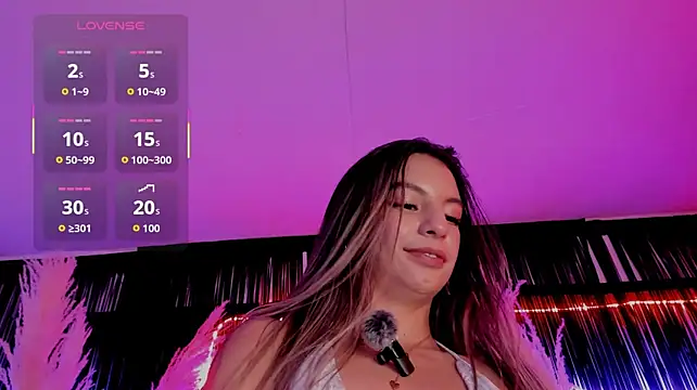 MaryAnneeXOO live cam on StripChat