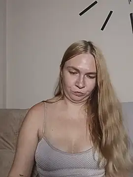 KisaVixen live cam on StripChat