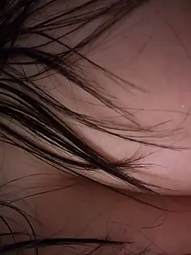 izanmiller2001 live cam on StripChat