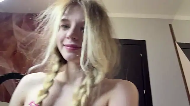 FruityXo live cam on StripChat