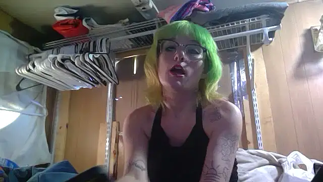 Tastybabe22 live cam on StripChat