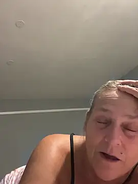 Blondnboujee53