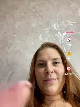 Ellis_Foxy live cam on StripChat