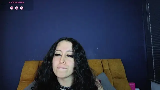 KendraaSimons live cam on StripChat