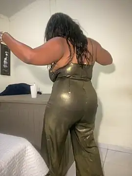 Cardiebae89 live cam on StripChat
