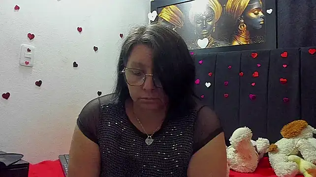 Evaaross_2345 live cam on StripChat