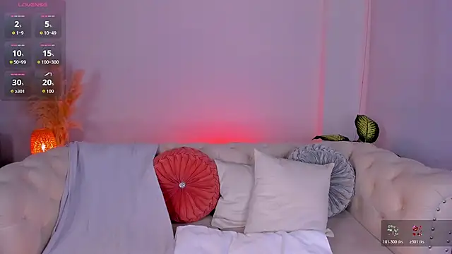 MeganScott live cam on StripChat