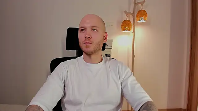Adam_Meyer10 live cam on StripChat