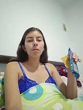 irisbound (F young) - Squeeze tits