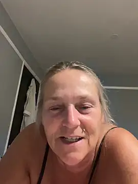 Blondnboujee53