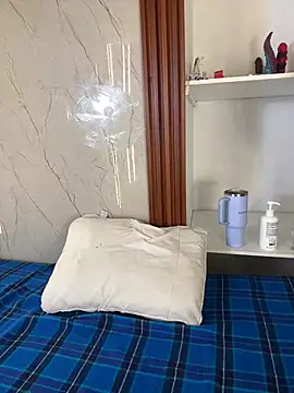 Eva_Feller69