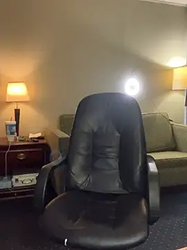 Livingpuddle live cam on StripChat