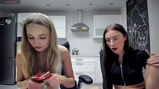 lisenok 📐 live sex cam