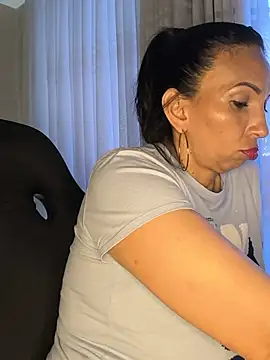 Mrsvictoriaaa live cam on StripChat