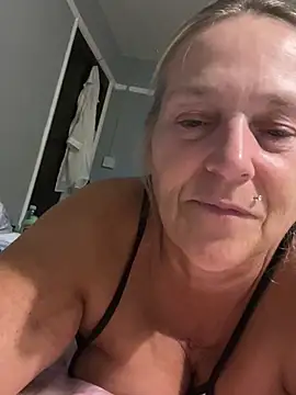 Blondnboujee53
