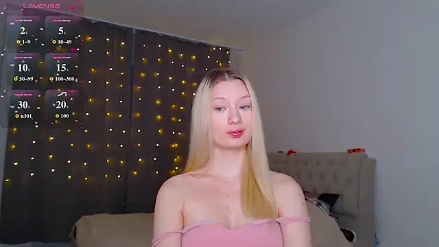heyblondy live cam on StripChat