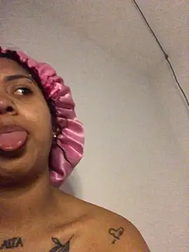 Kehlani_Km live cam on StripChat