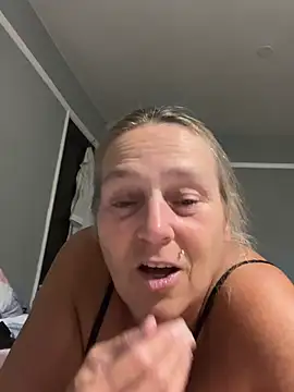 Blondnboujee53