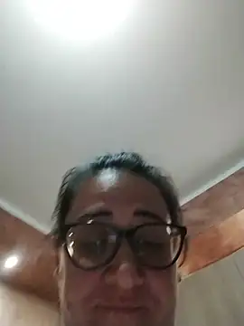 Dolcecurvy live cam on StripChat