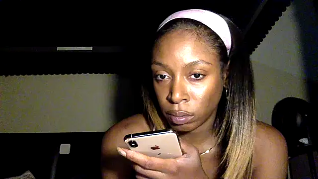 PoppingPussyPop live cam on StripChat
