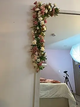 AlliceJhones live cam on StripChat