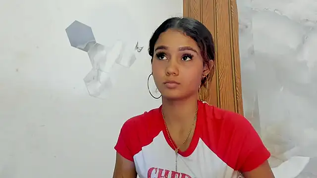 MarianaManzur live cam on StripChat