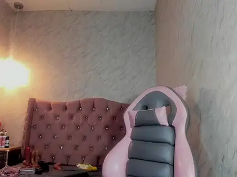 moniquehicks live cam on StripChat
