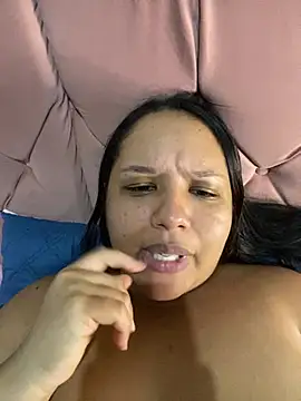 Bigostosa live cam on StripChat