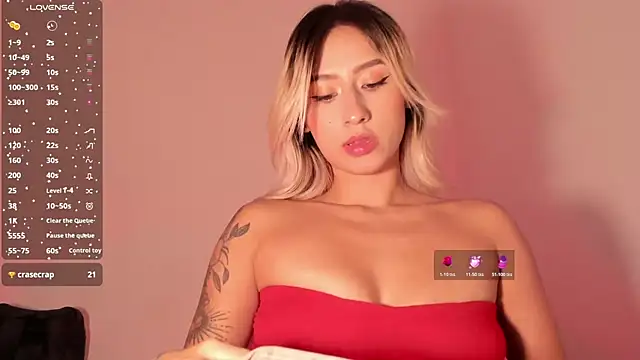 Ashleyroys_111 live cam on StripChat