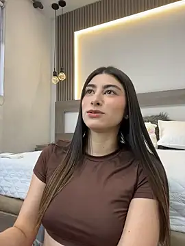 evelyn_hills live cam on StripChat