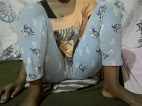 bigclit20255 live cam on StripChat