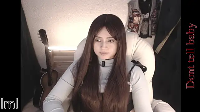 Lametaleralatina live cam on StripChat