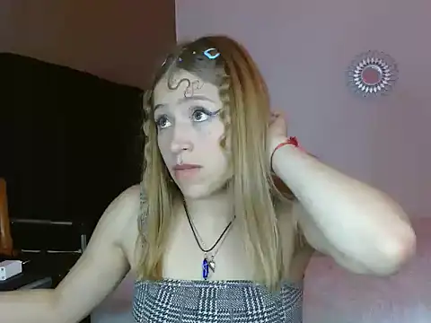 Melodyy_anal777 live cam on StripChat