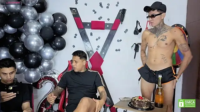EliteBoysLive live cam on StripChat