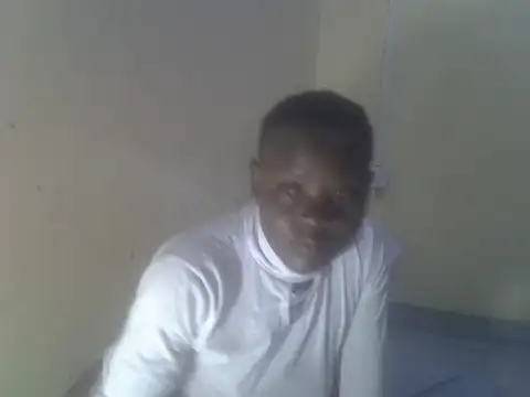 BUBBLY-QWEEN live cam on StripChat