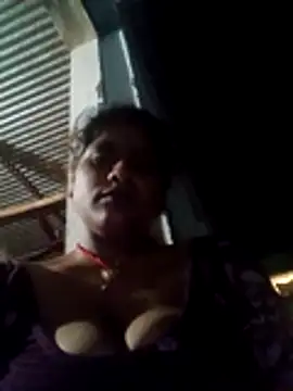 Ravita_bahat live cam on StripChat