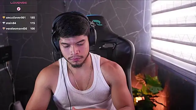 David_capizzi_ live cam on StripChat