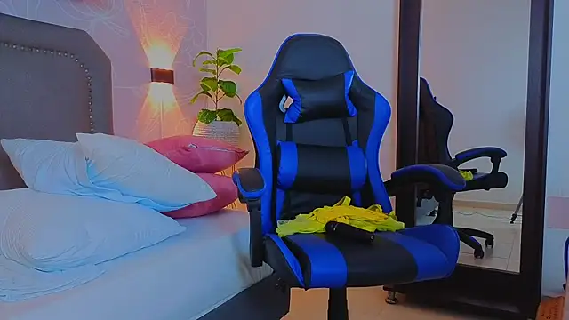 angelica_dymond