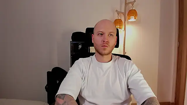Adam_Meyer10 live cam on StripChat