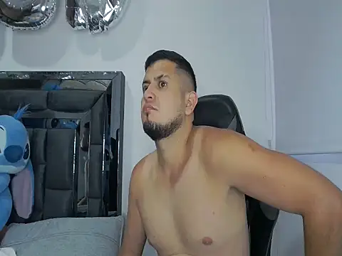 TomasEvenson live cam on StripChat
