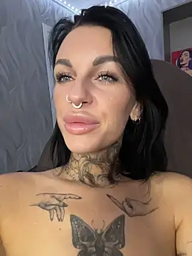 angel_devil_forever live cam on StripChat