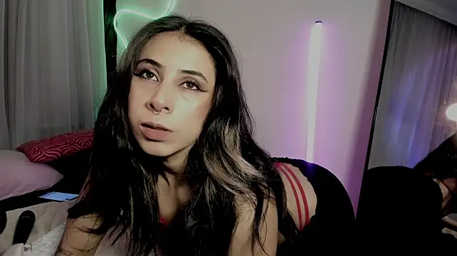 Sara_Foxx1 live cam on StripChat