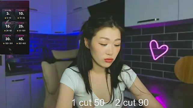 ShaiyaMinn3 live cam on StripChat