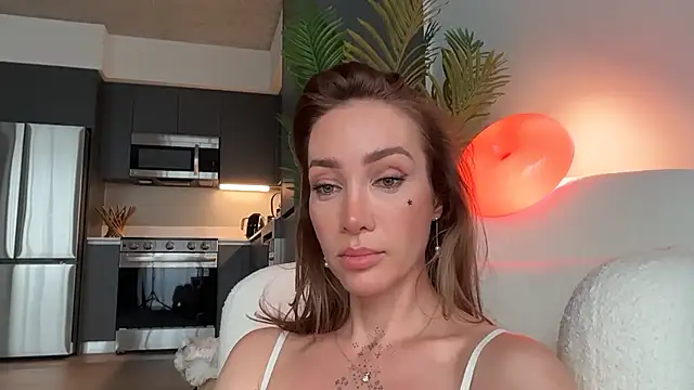 Saroria live cam on StripChat